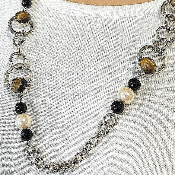 NECKLACE - Classic silver chain necklace with faux pearls and large beads - Picture 4 of 4